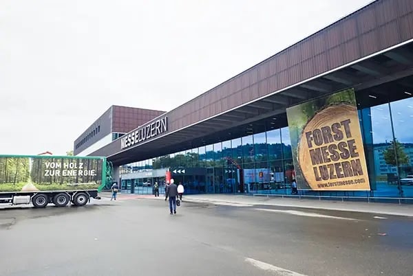 Messe aussen