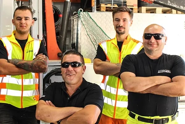 Team Fernwärme in neuer Schutzkleidung_4