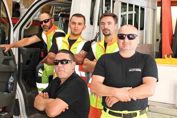 Team Fernwärme in neuer Schutzkleidung_5
