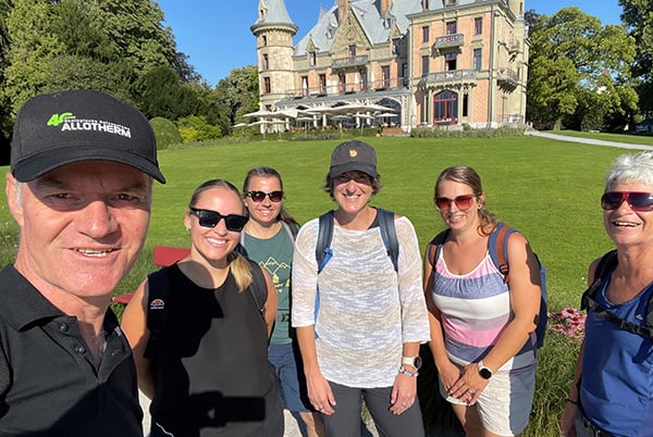Team mit Schloss Schadau