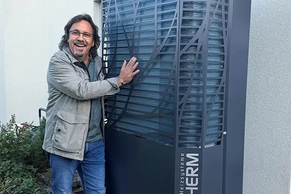 Glücklicher Kunde Alonso mit Lambda Wärmepumpe